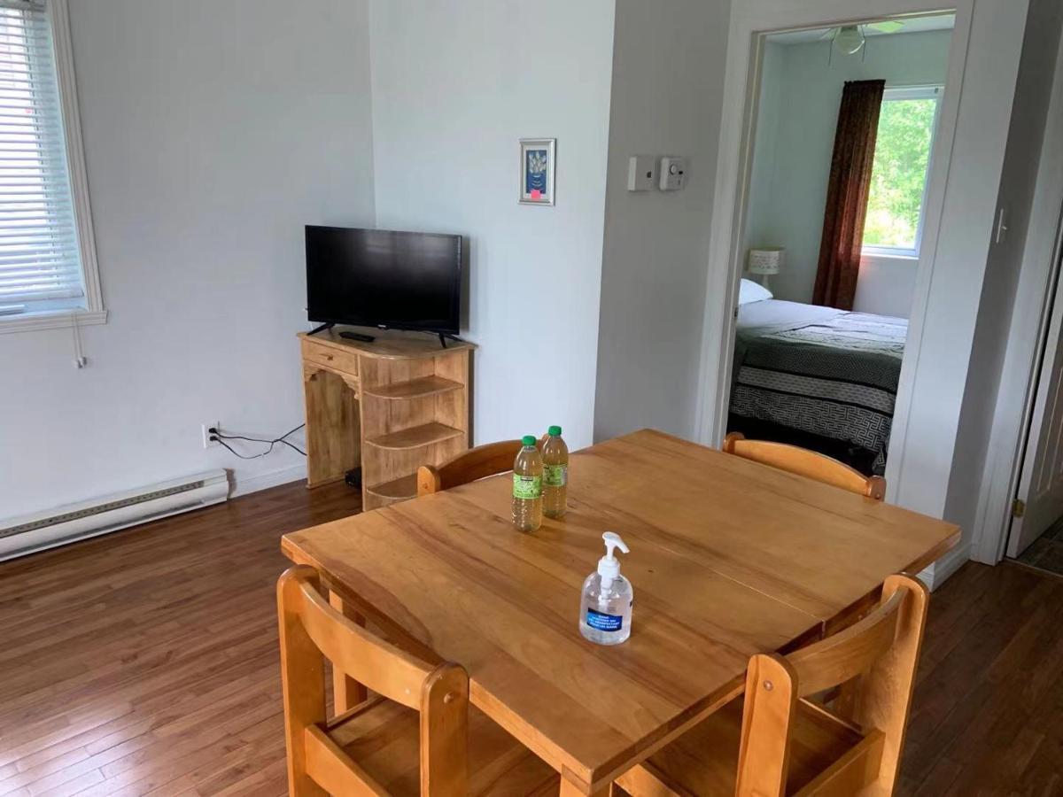 Motel & Chalets --Shefford-Waterloo- Habitation Forest ภายนอก รูปภาพ