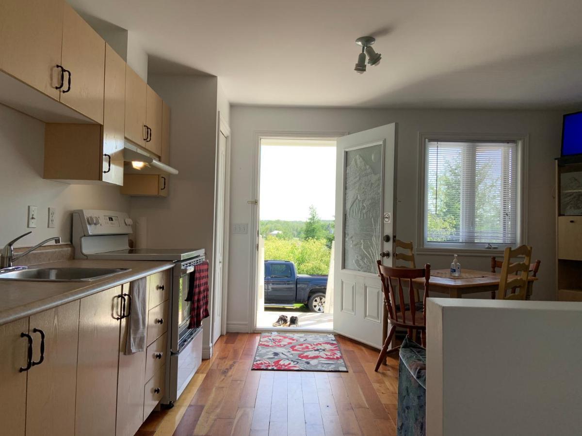 Motel & Chalets --Shefford-Waterloo- Habitation Forest ภายนอก รูปภาพ