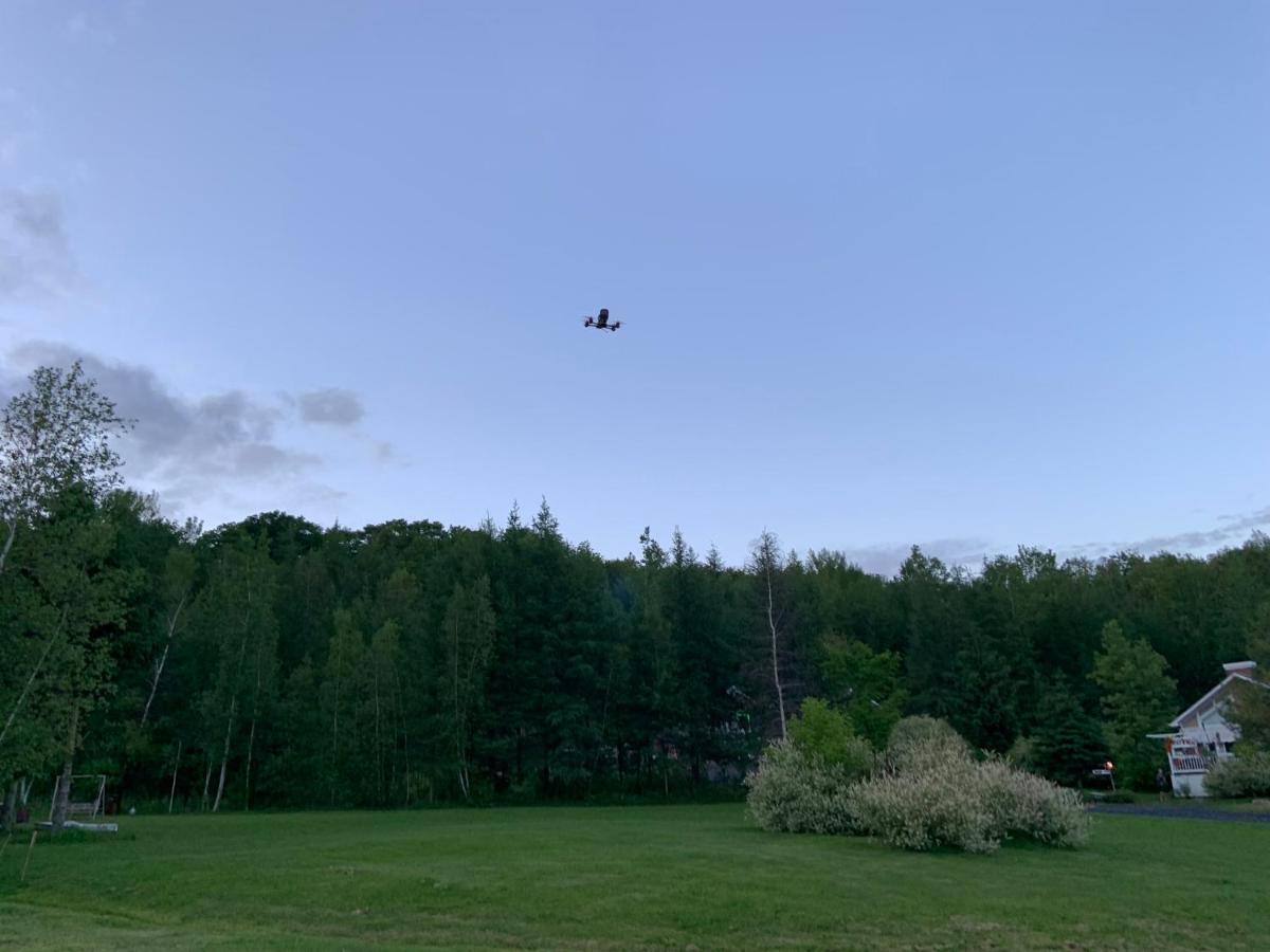 Motel & Chalets --Shefford-Waterloo- Habitation Forest ภายนอก รูปภาพ